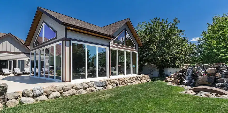 Modern sunroom made with Coeur d’Alene Window Company windows
